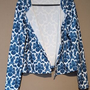 Chic Blue and White Patterned Jacket